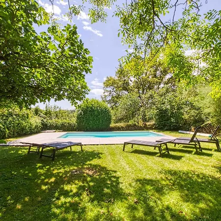 De Bervic Avec Piscine Сasa de vacaciones *