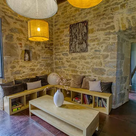 De Bervic Avec Piscine Сasa de vacaciones