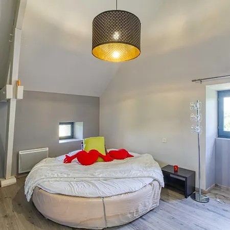 De Bervic Avec Piscine * Sainte-Croix (Aveyron)