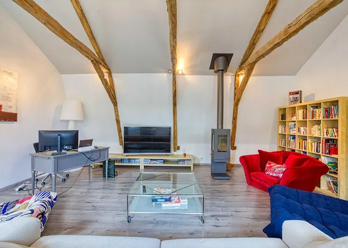 De Bervic Avec Piscine Sainte-Croix (Aveyron)