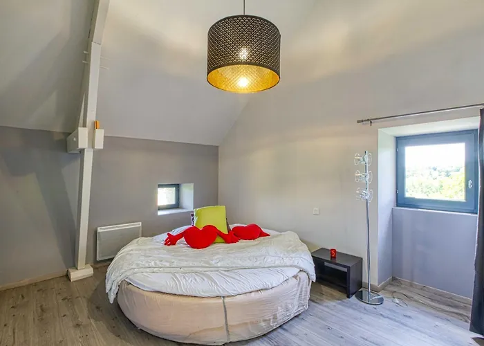 De Bervic Avec Piscine * Sainte-Croix (Aveyron)